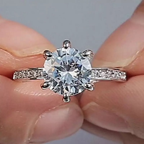 🔵𝟲𝟱%𝗢𝗙𝗙 𝗯𝘂𝗻𝗱𝗹𝗲𝘀 𝟯+🔵 NEW CZ Classic Solitaire Ring - Picture 7 of 11
